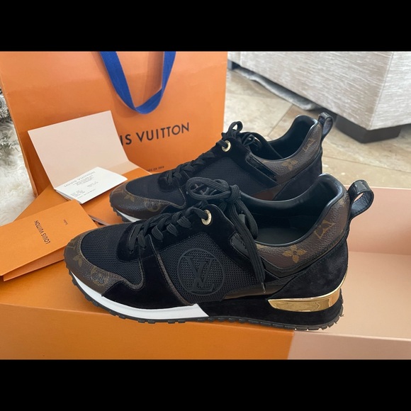 Authentic Louis Vuitton archlight shoes. In very - Depop